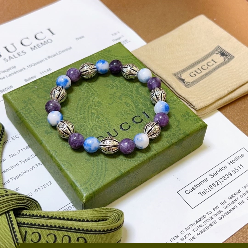 G*u*i bracelets
